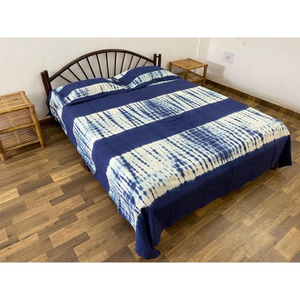 Hand Tie Dyed Hand Woven Double Bedsheet with Pillow Covers