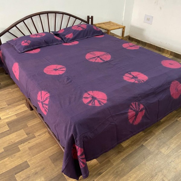 Hand Tie Dyed Hand Woven Double Bedsheet with Pillow Covers